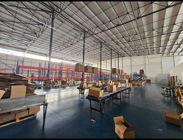 3,234M² WAREHOUSE FOR SALE IN COSMO BUSINESS PARK